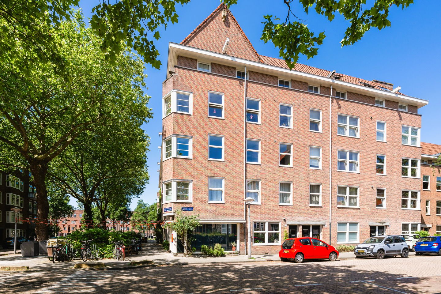 Photo 34 of Joos de Moorstraat 1-2