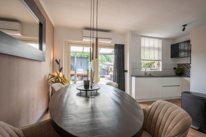 Tussenwoning te koop: Zeskant 24, Heerlen