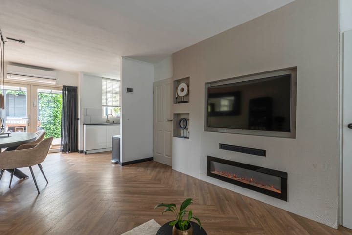 Tussenwoning te koop: Zeskant 24, Heerlen