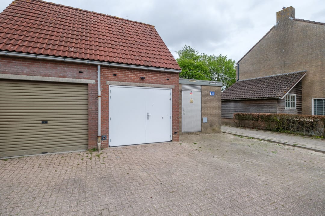 Photo 47 of Van Ommenstraat 22