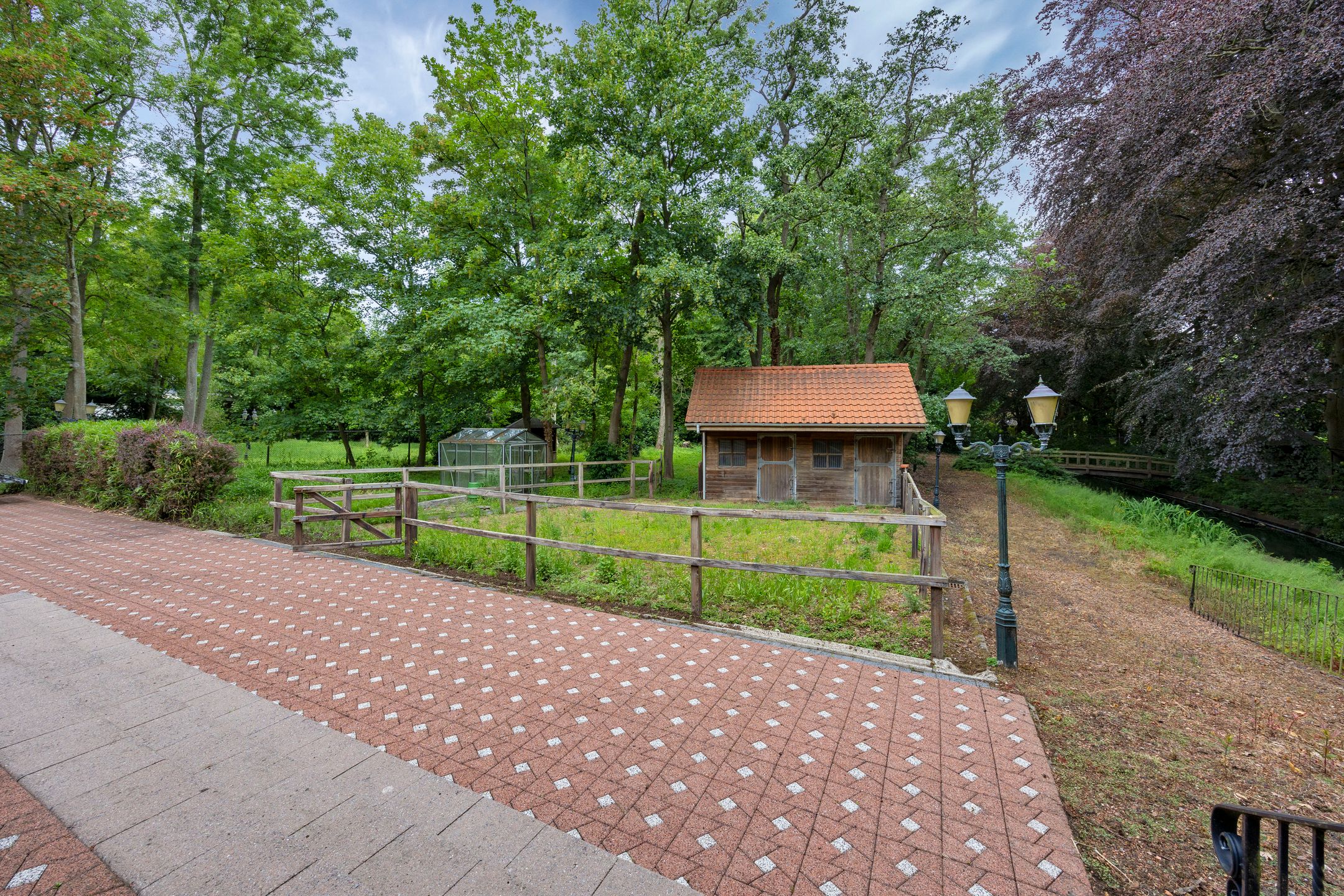 Photo 21 of Van Bronckhorstlaan 12