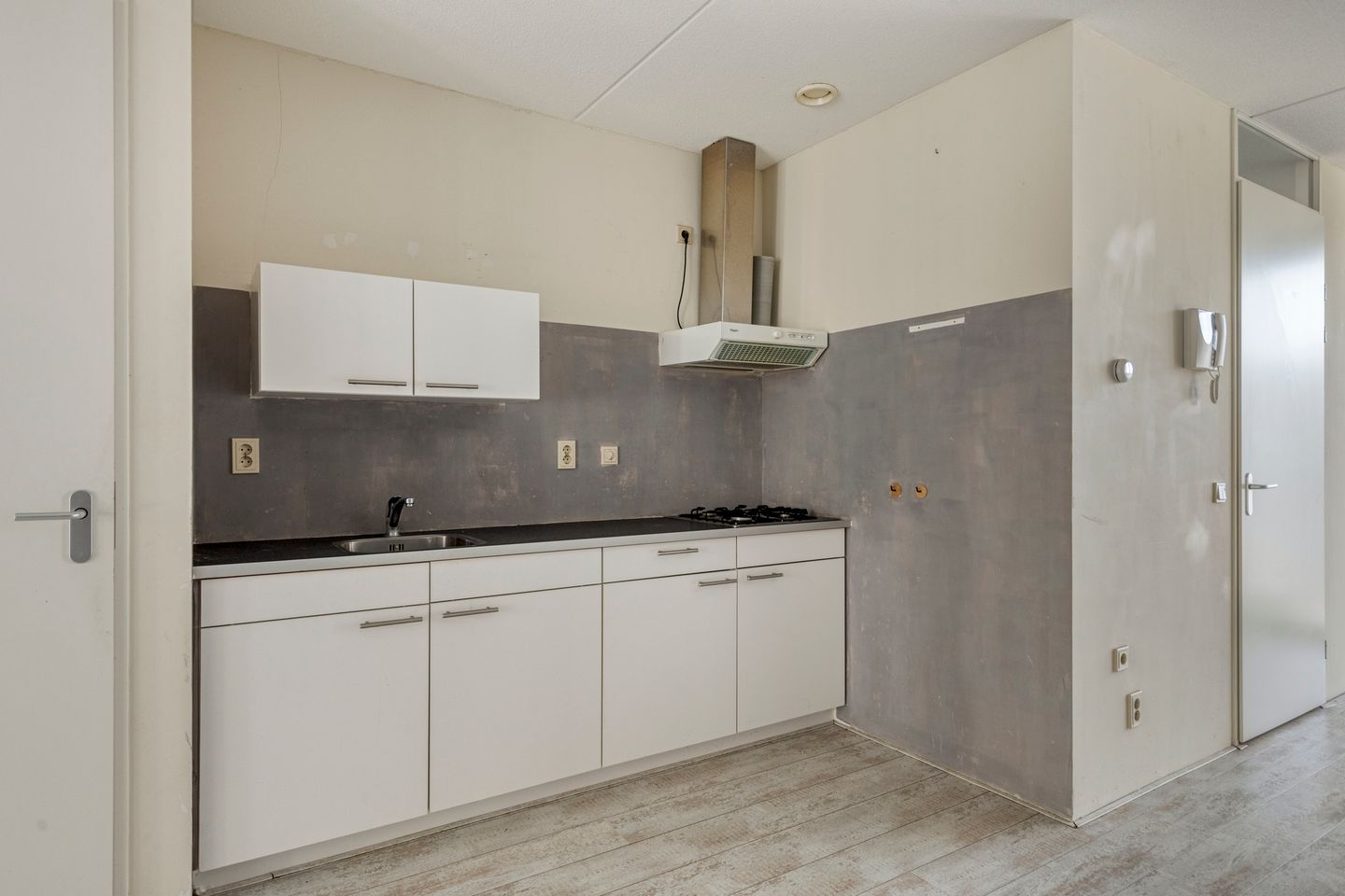 Photo 20 of Mgr vdn Tillaartstraat 40
