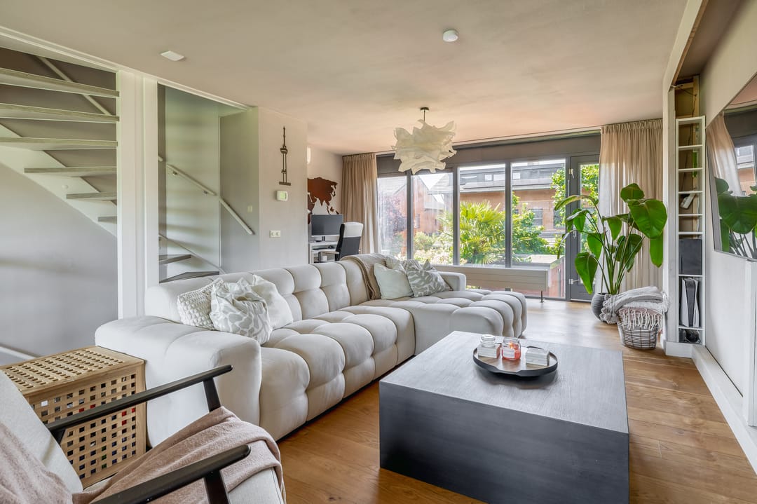 Foto 2 van Lelietuin 4