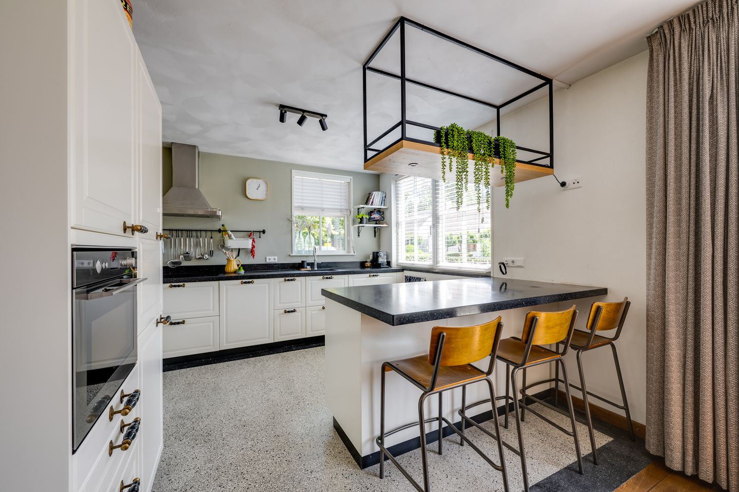 Photo 19 of Slimstraat 32