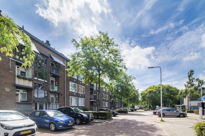 Appartement te koop: Charlotte de Bourbonstraat 42, Alphen Aan Den Rijn