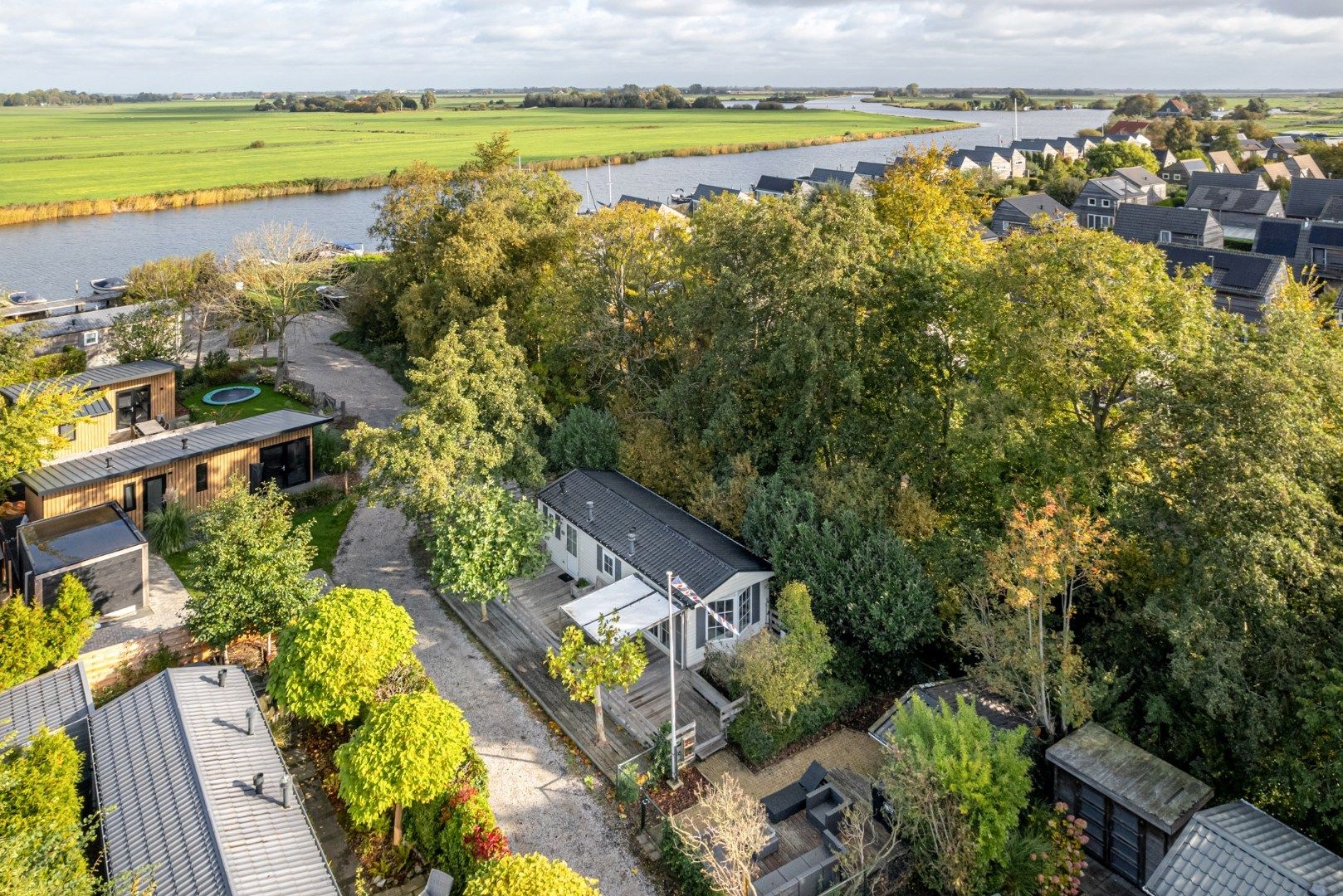 2-bedroom freehold villa in Grou — photo 1 of 5