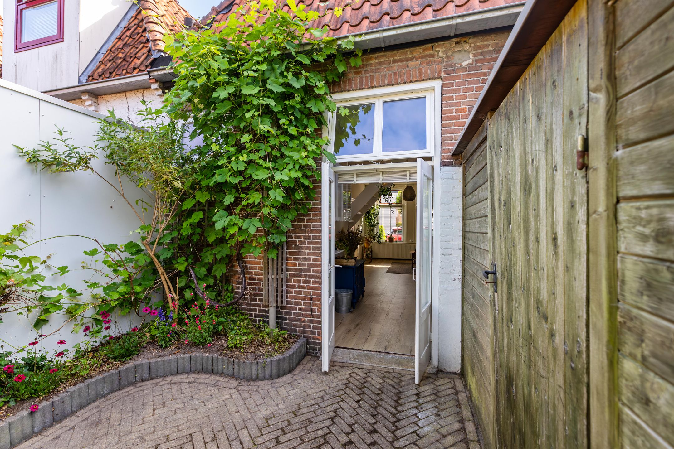 Photo 21 of Selwerderstraat 6