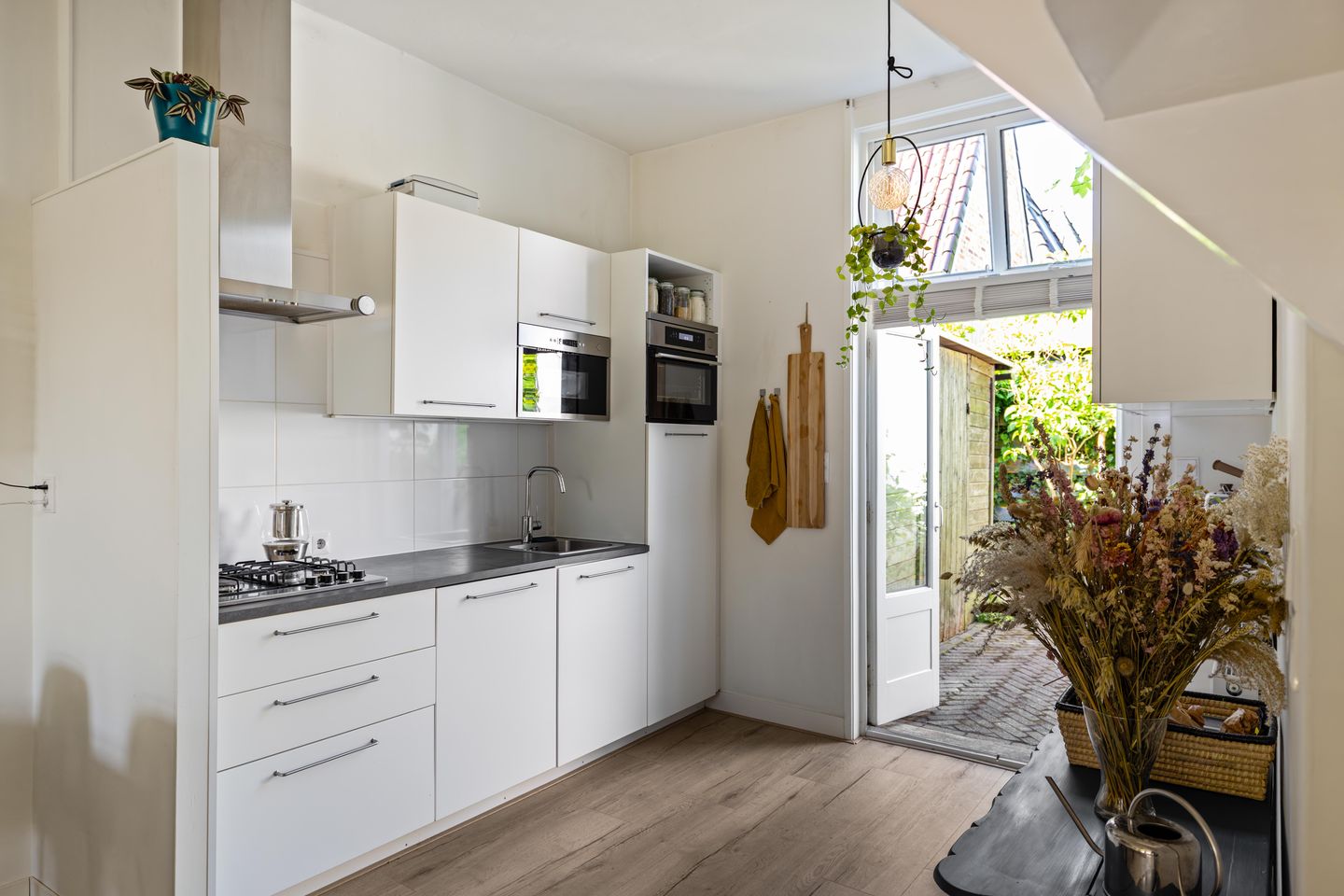 Photo 19 of Selwerderstraat 6