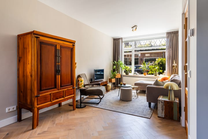 Hoekwoning te koop: Begoniastraat 2, Hilversum