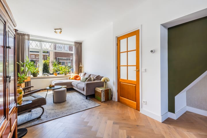 Hoekwoning te koop: Begoniastraat 2, Hilversum
