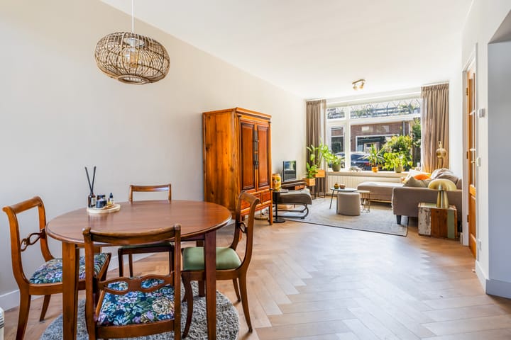 Hoekwoning te koop: Begoniastraat 2, Hilversum