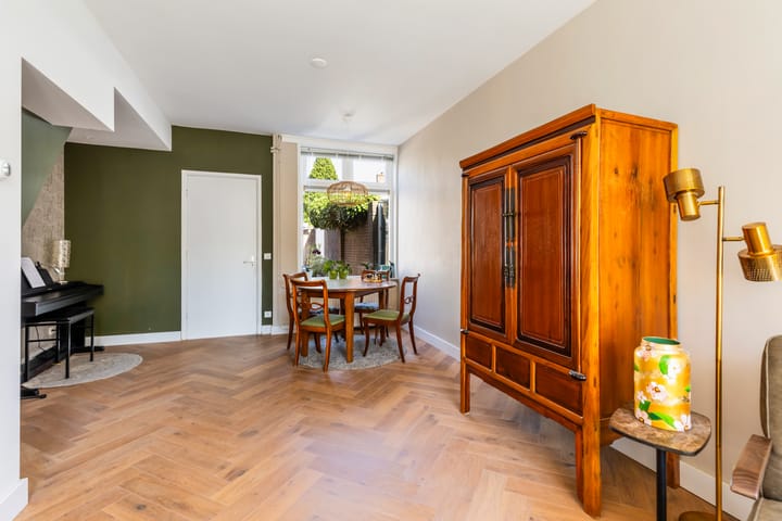 Hoekwoning te koop: Begoniastraat 2, Hilversum