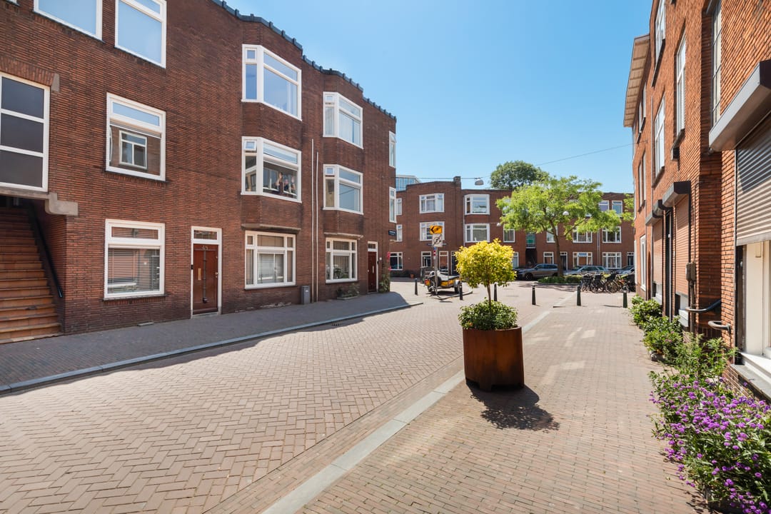 Photo 2 of Raamstraat 46