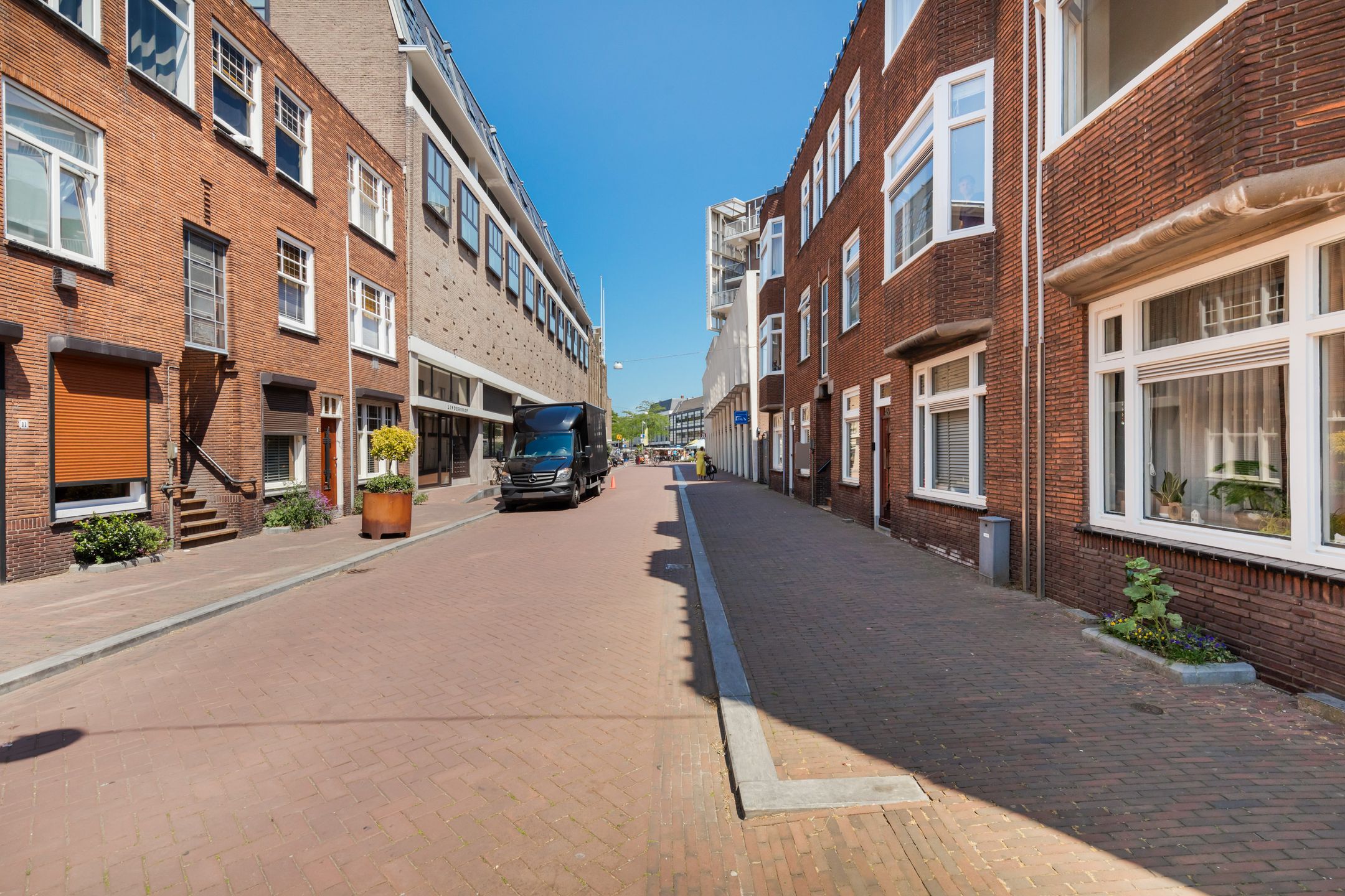 Photo 36 of Raamstraat 46