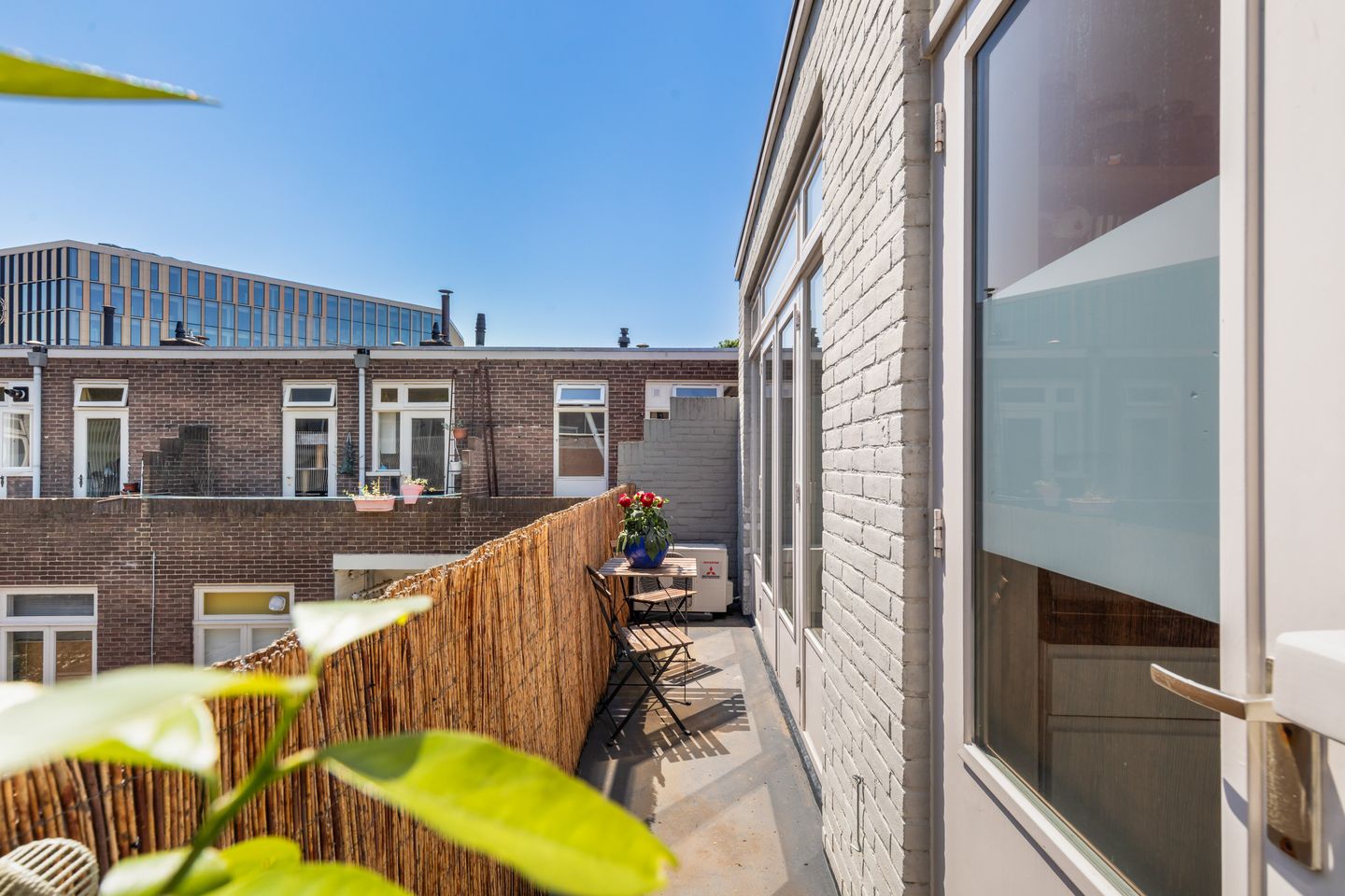 Photo 20 of Raamstraat 46
