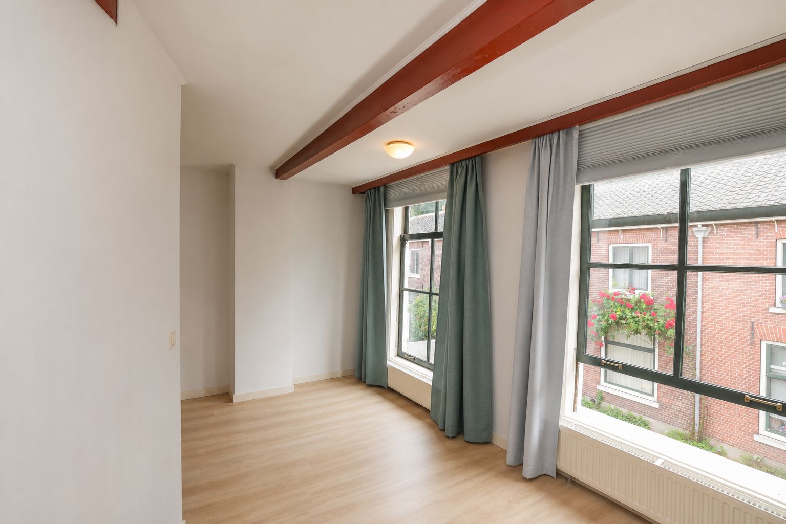 Photo 15 of Schutterstraat 17