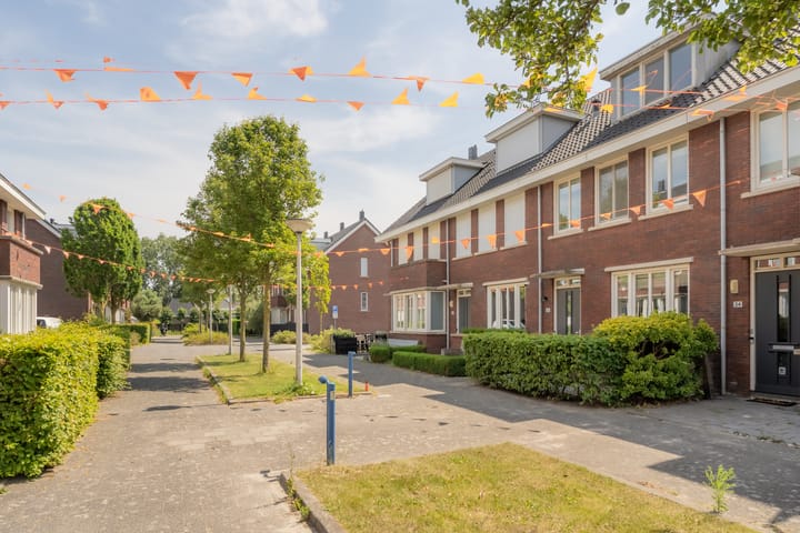 Tussenwoning te koop: Fonteinkruidhof 36, Kudelstaart