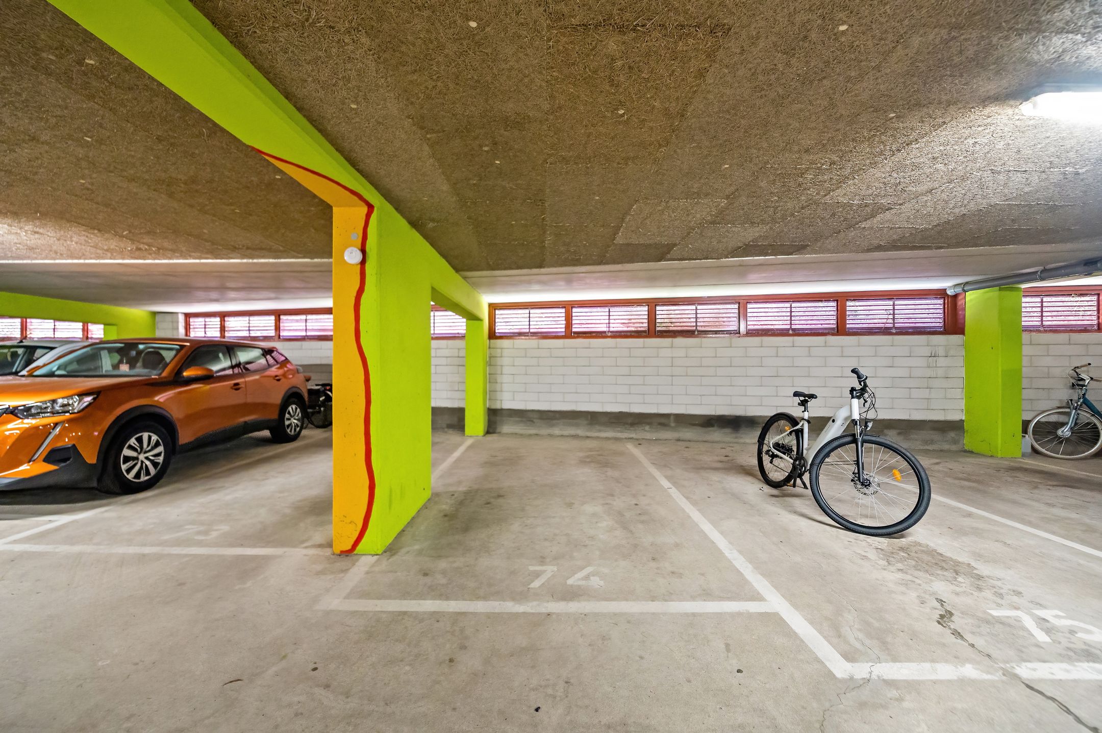 Photo 30 of Donker Curtiusstraat 206
