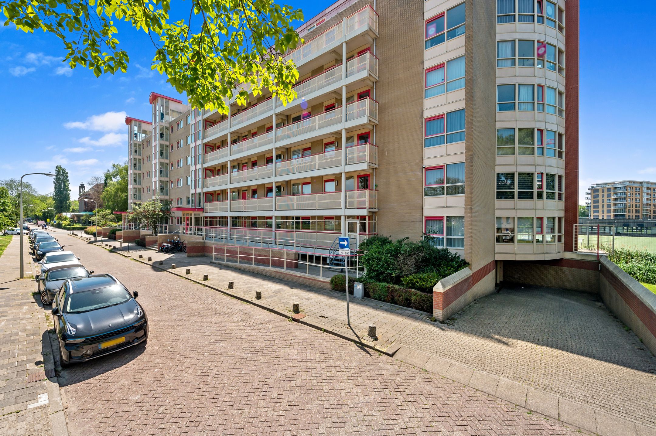 Photo 36 of Donker Curtiusstraat 206