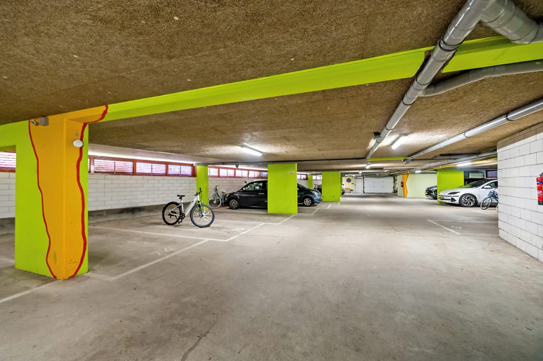 Photo 31 of Donker Curtiusstraat 206