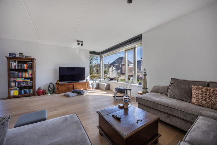 Vrijstaande woning te koop: Parnassialaan 158, Lelystad