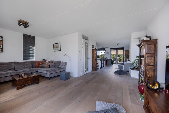 Vrijstaande woning te koop: Parnassialaan 158, Lelystad
