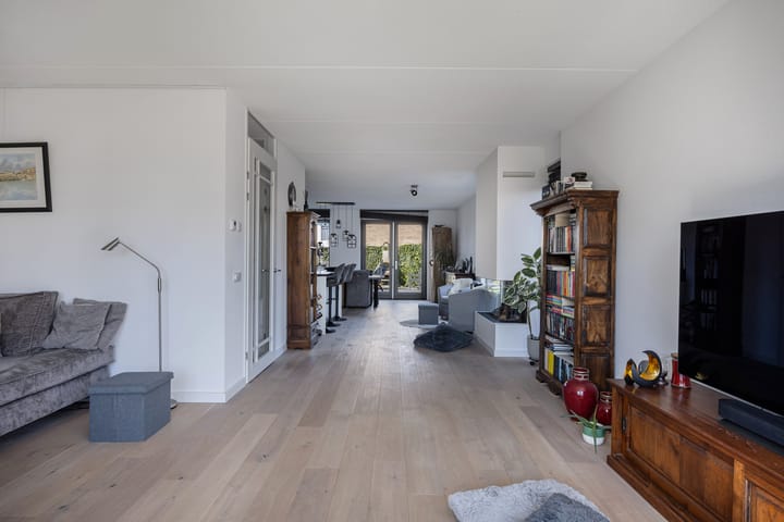 Vrijstaande woning te koop: Parnassialaan 158, Lelystad