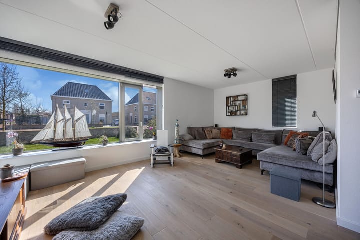 Vrijstaande woning te koop: Parnassialaan 158, Lelystad