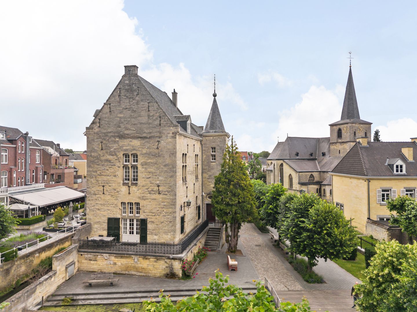 View photo 3 of Kerkstraat 31