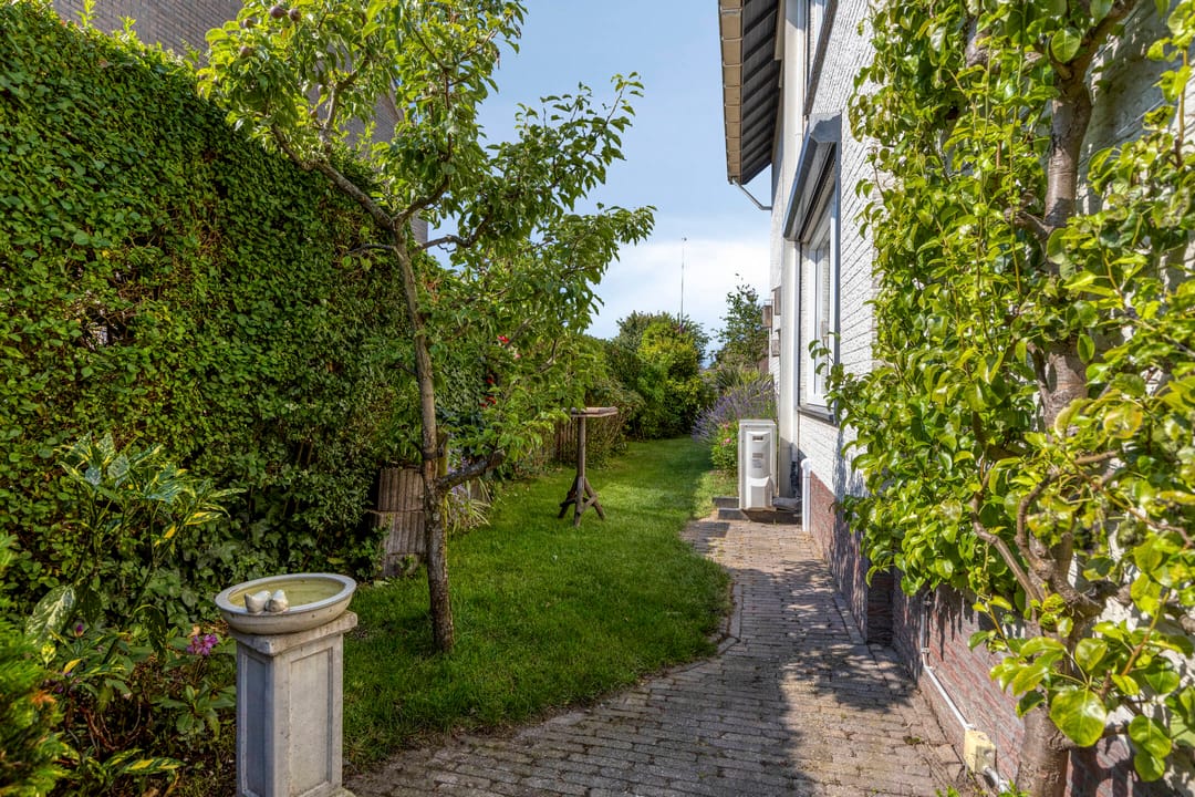 Photo 52 of Zwinstraat 2