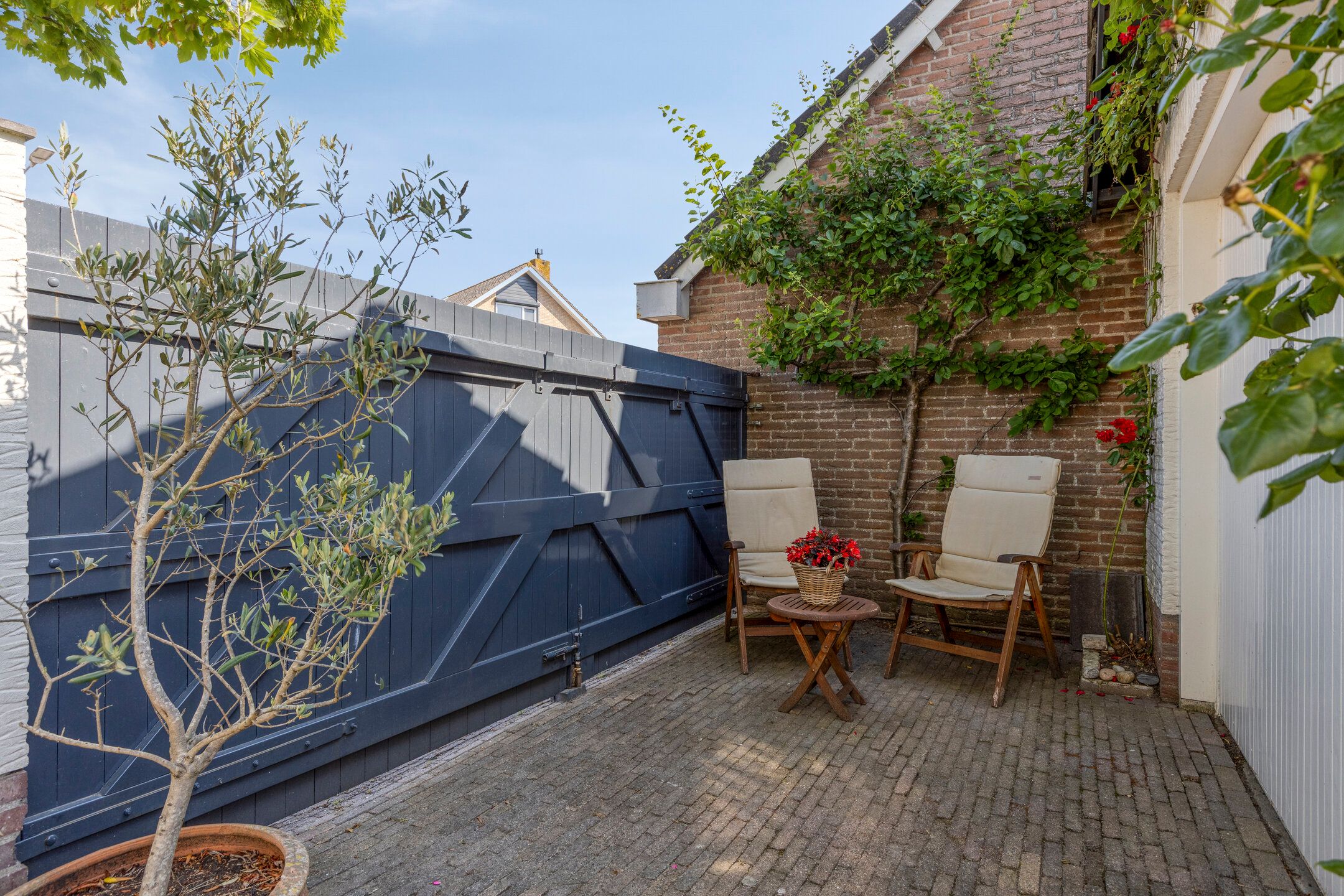 Photo 48 of Zwinstraat 2