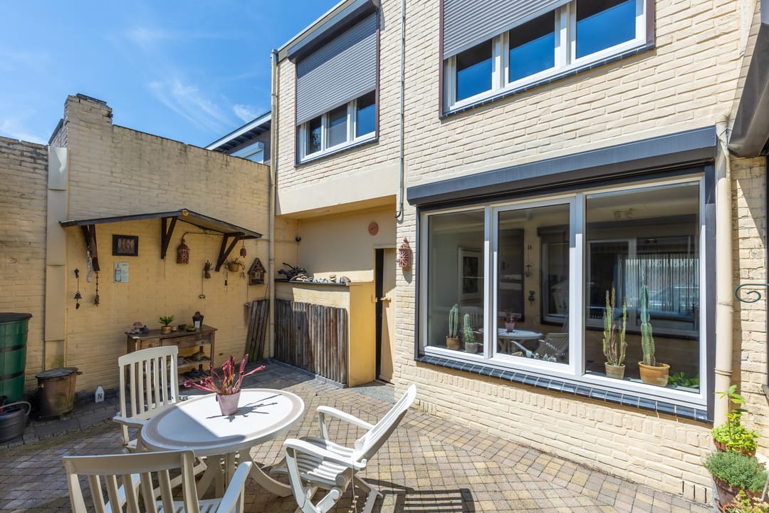 Photo 28 of Montfortstraat 33
