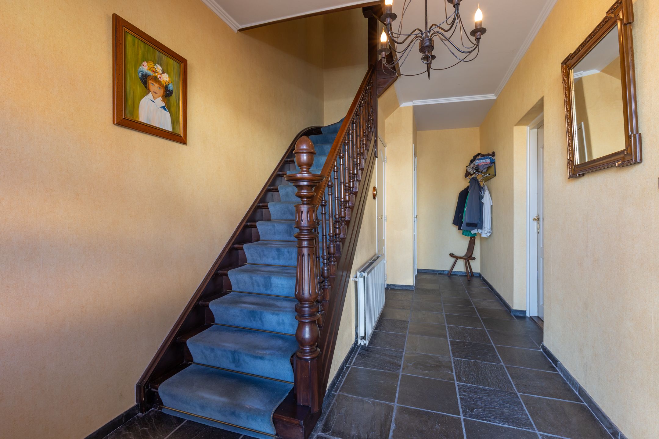 Photo 9 of Montfortstraat 33