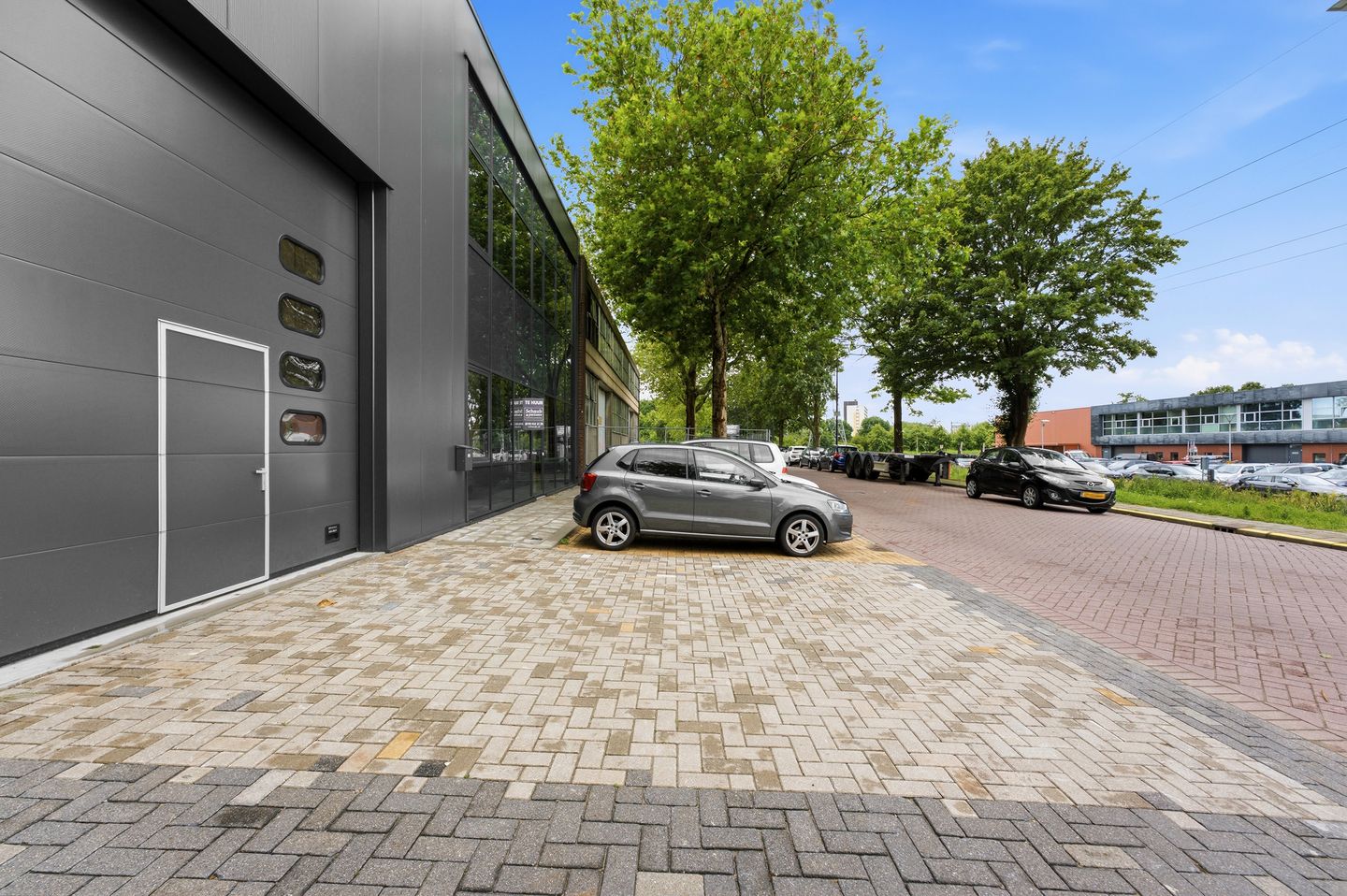 View photo 4 of Fokkerstraat 551