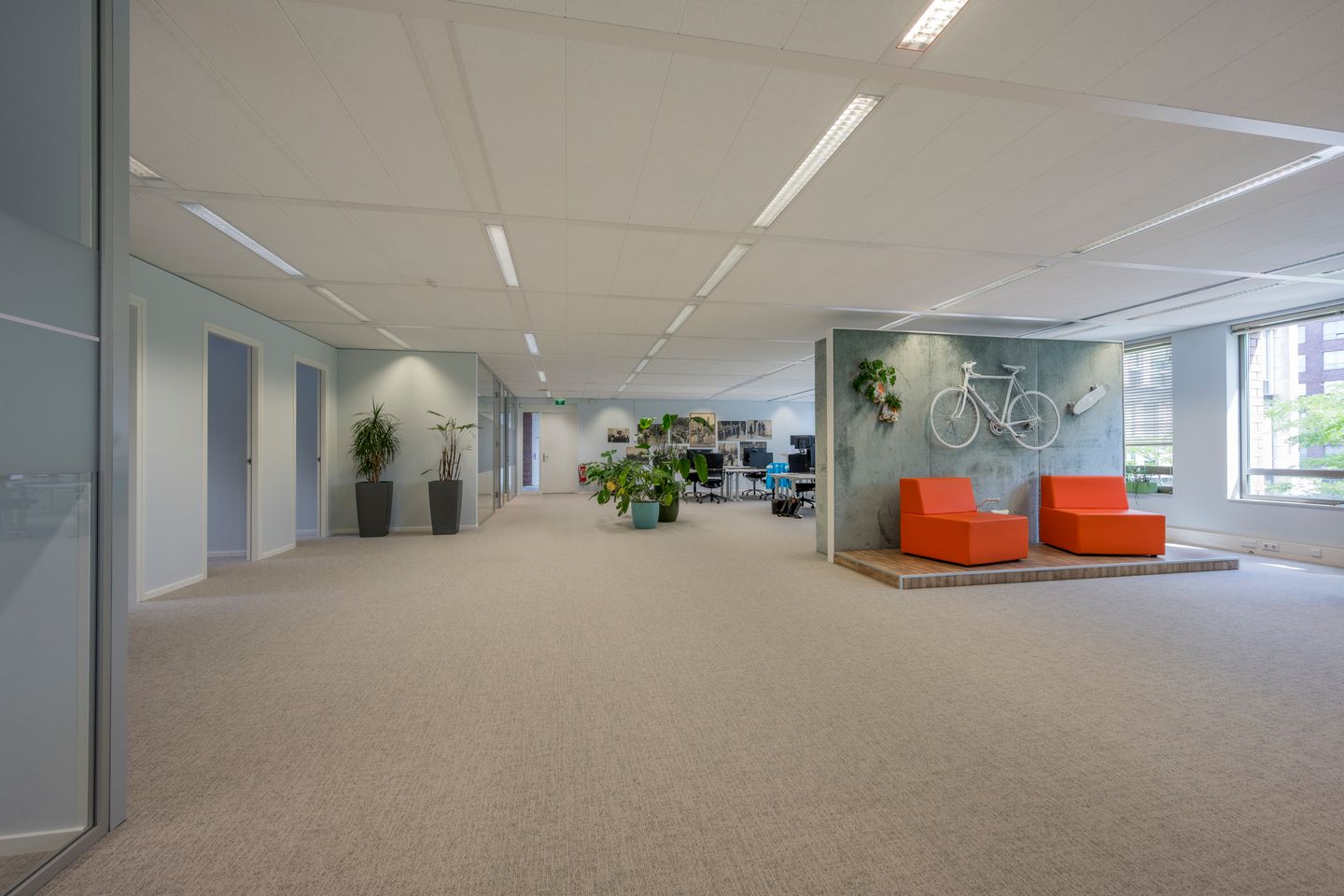 Bekijk foto 2 van Stationsstraat 77-79