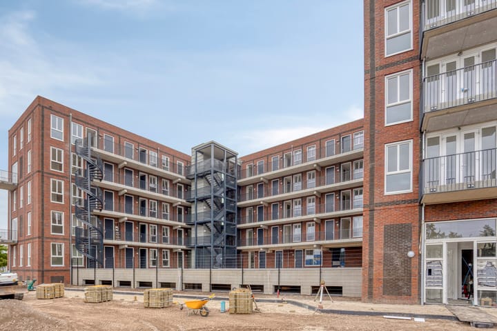 Appartement te koop: Bestevaer 57, Huizen