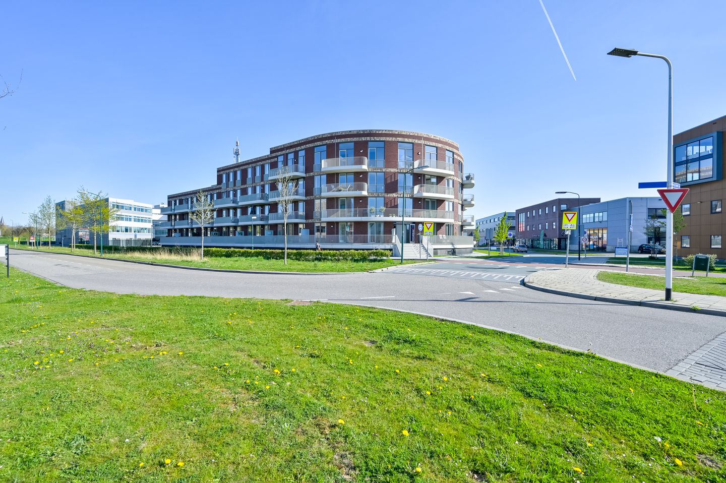 Bekijk foto 1 van Het Hout 68