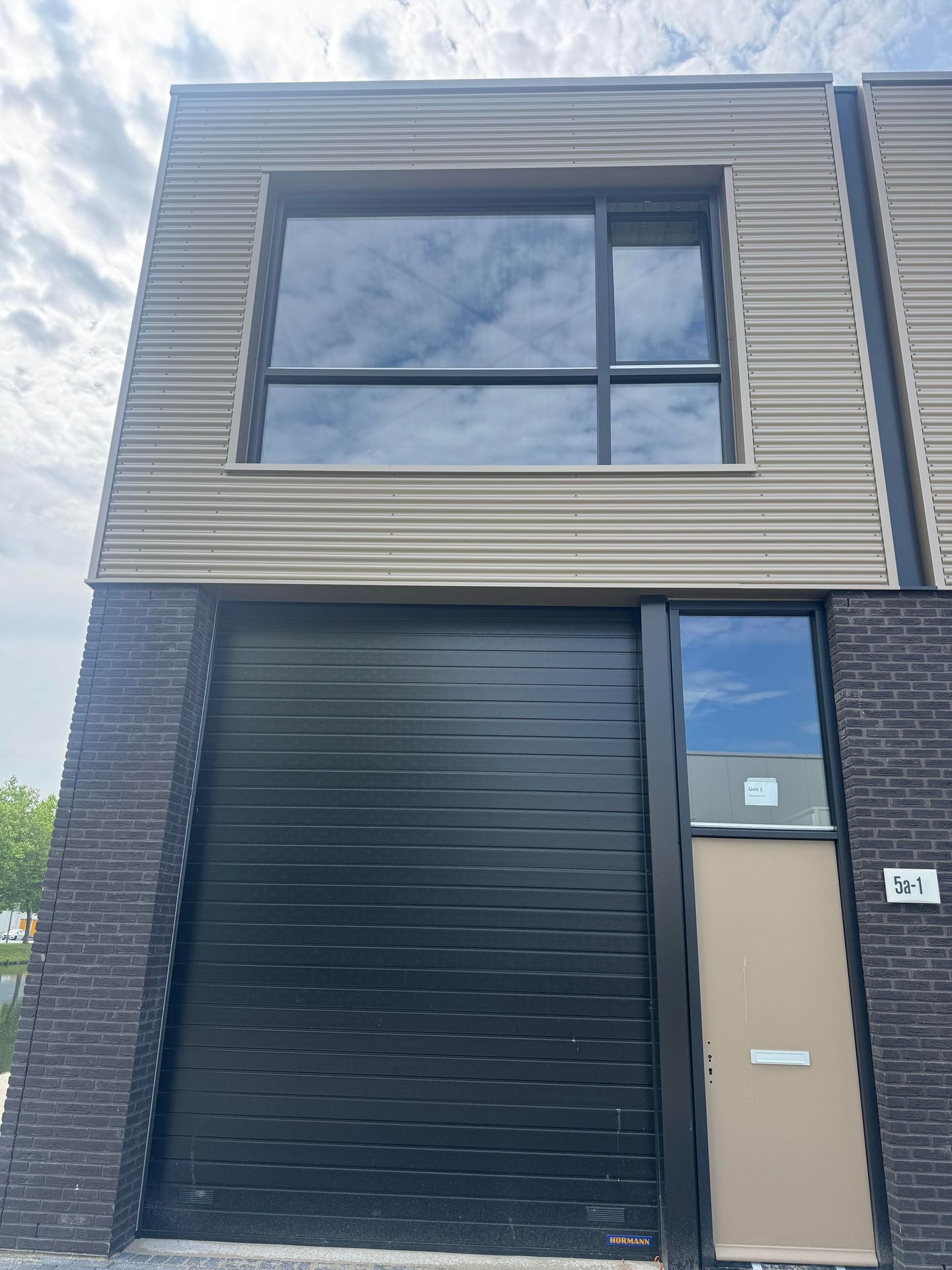 Bekijk foto 2 van Oosteinde 5-a1