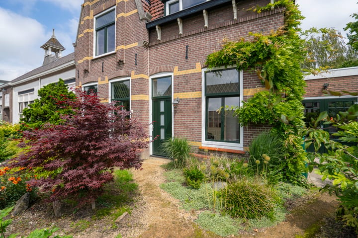 Twee-onder-één-kap te koop: Kerkweg 11, Zijderveld