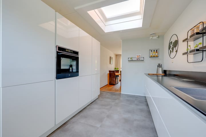 Tussenwoning te koop: Elandstraat 4, Almere