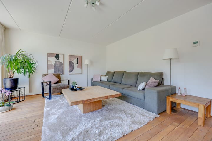 Tussenwoning te koop: Elandstraat 4, Almere