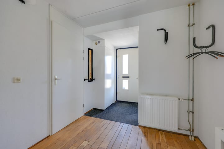 Tussenwoning te koop: Elandstraat 4, Almere