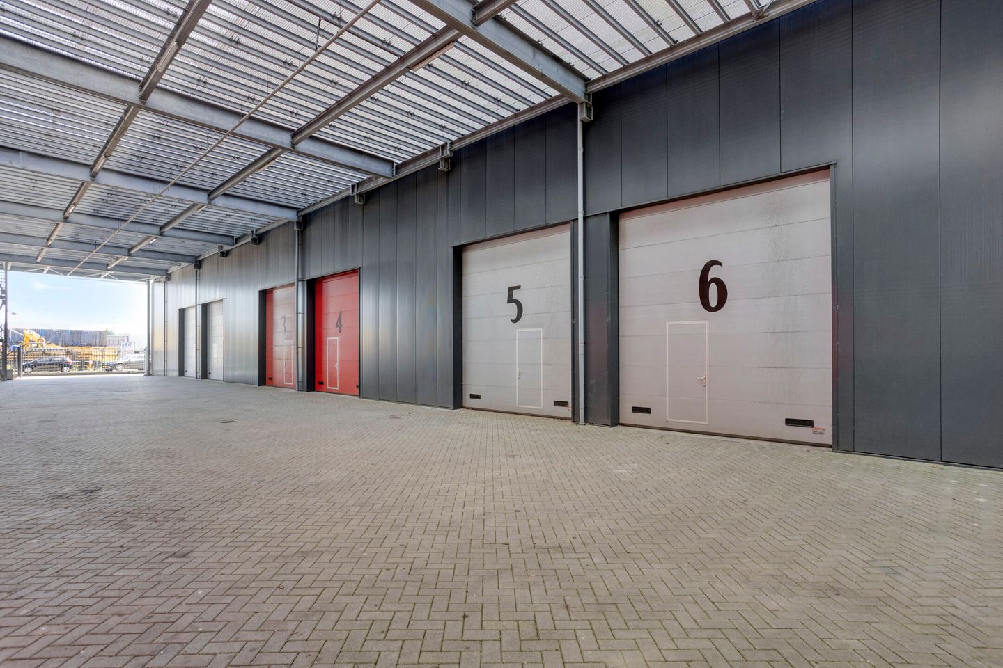 View photo 3 of Stuwadoorstraat 21-0006