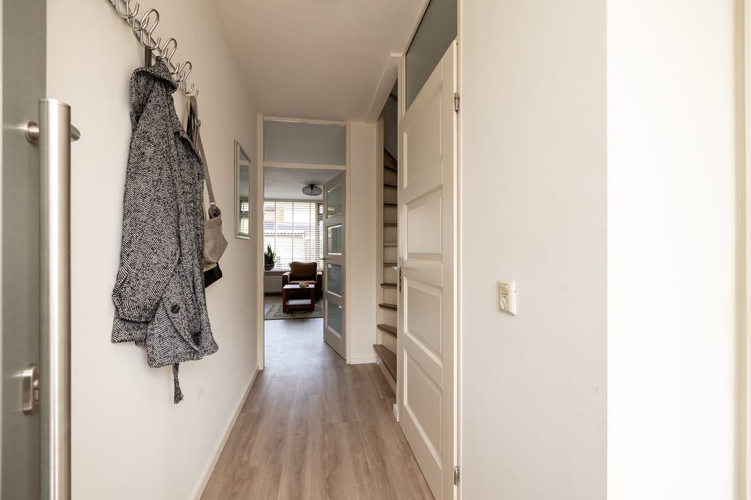 Photo 17 of Esdoornstraat 49
