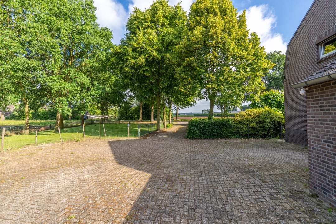 Foto 11 van Broekhuizerdijk 48