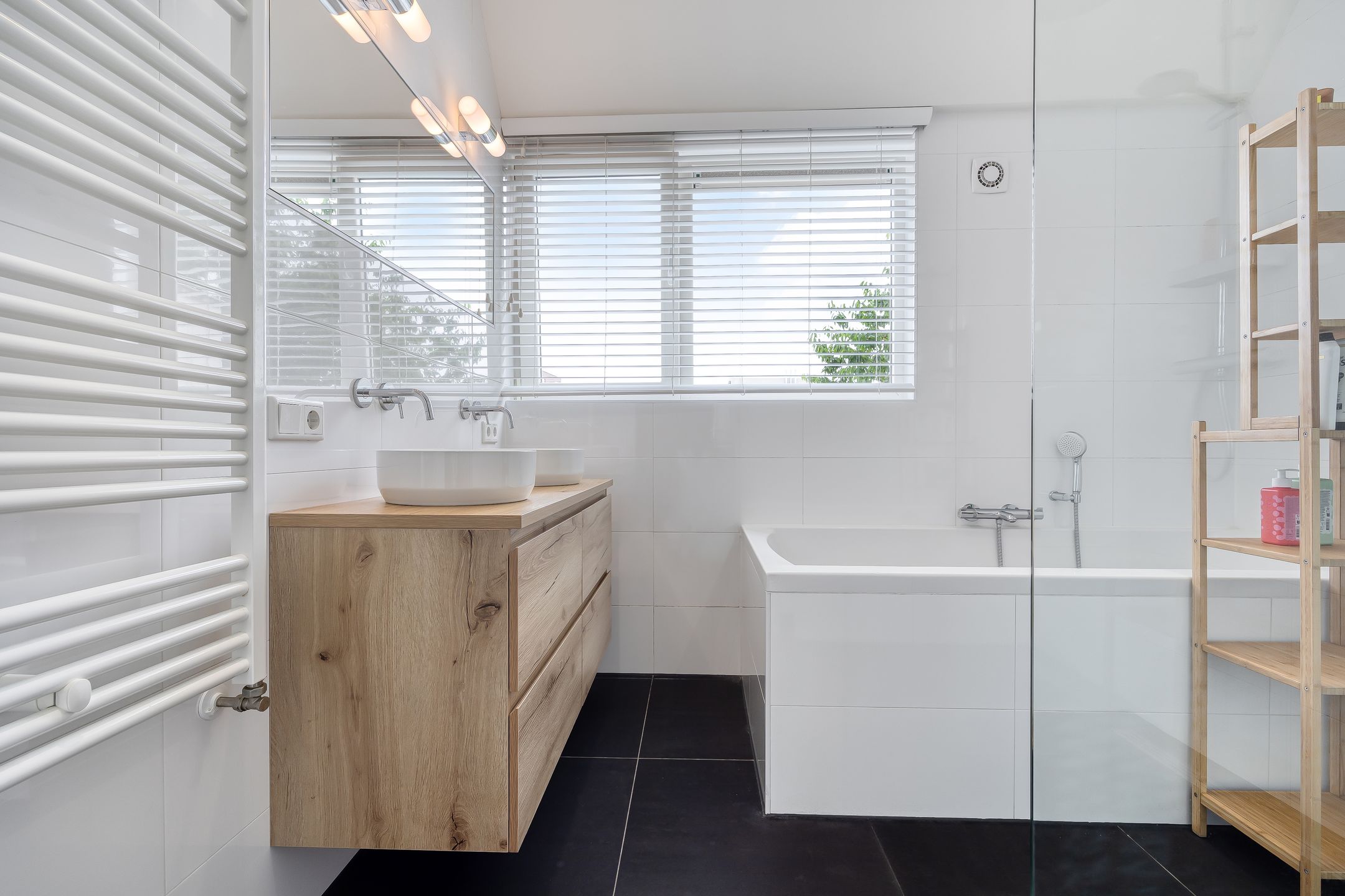 Photo 15 of Johannes Camphuijsstraat 274