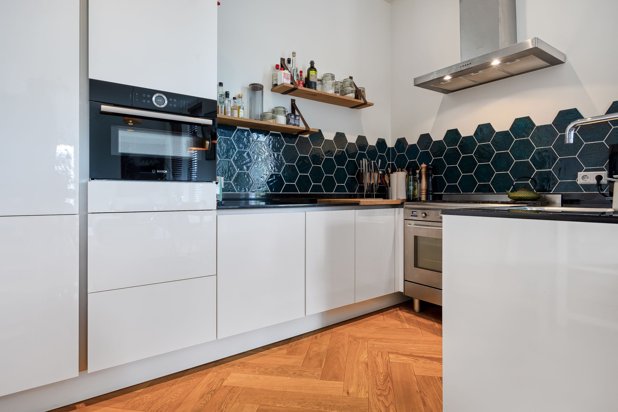 Photo 9 of Johannes Camphuijsstraat 274