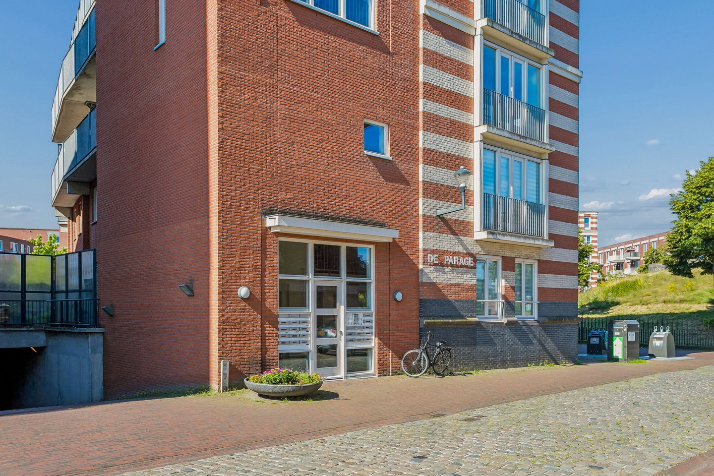 Photo 29 of Frontonstraat 53
