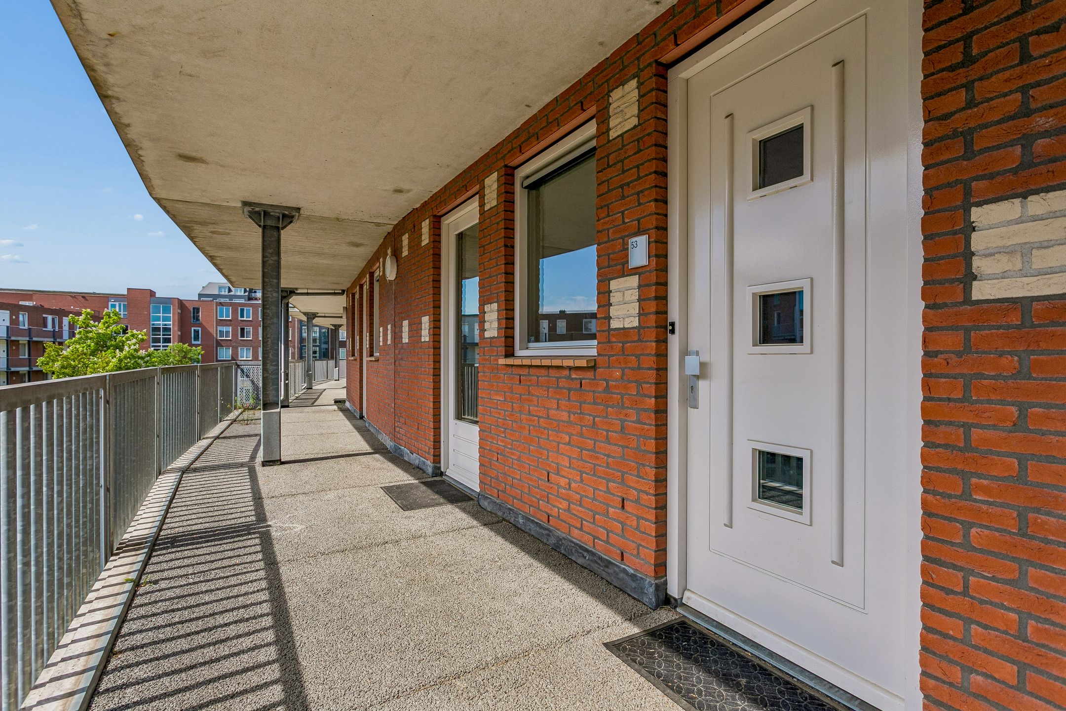 Photo 9 of Frontonstraat 53