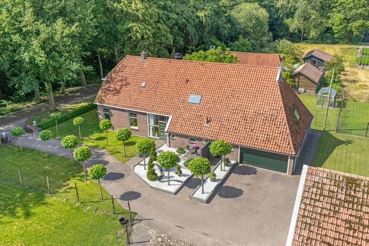 Vrijstaande woning te koop: Westvierdeparten 19, Steggerda